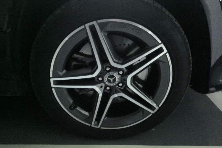Used Mercedes-Benz GLS 2024 GLS 450 4MATIC Stylish Model Right Front Wheel Hub