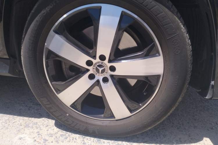 Used Mercedes-Benz GLS 2024 GLS 400 4MATIC Right Front Wheel Hub