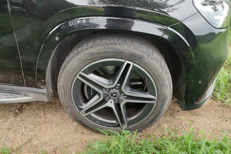 Used Mercedes-Benz GLS 2024 GLS 450 4MATIC Stylish Model Right Front Wheel Hub