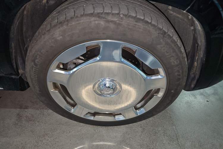 Used Mercedes-Benz GLS 2024 GLS 450 4MATIC Luxury Model Right Front Wheel Hub