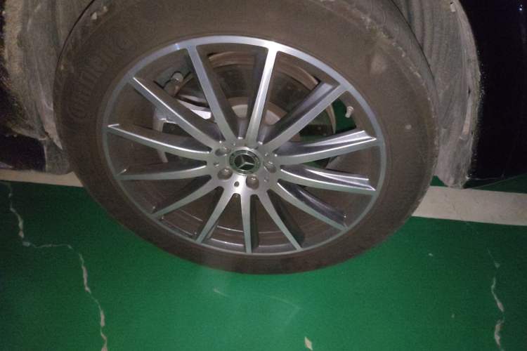 Used Mercedes-Benz GLS 2024 GLS 450 4MATIC Luxury Model Right Front Wheel Hub