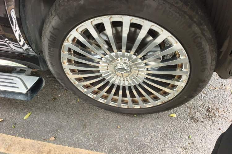 Used Mercedes-Benz GLS 2024 GLS 400 4MATIC Right Front Wheel Hub