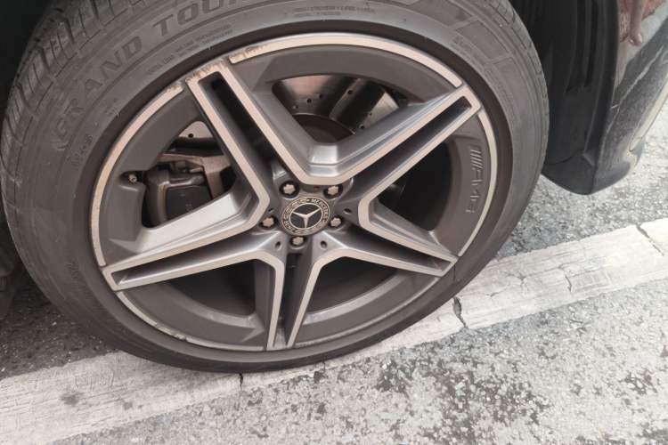 Used Mercedes-Benz GLS 2024 GLS 450 4MATIC Stylish Model Right Front Wheel Hub