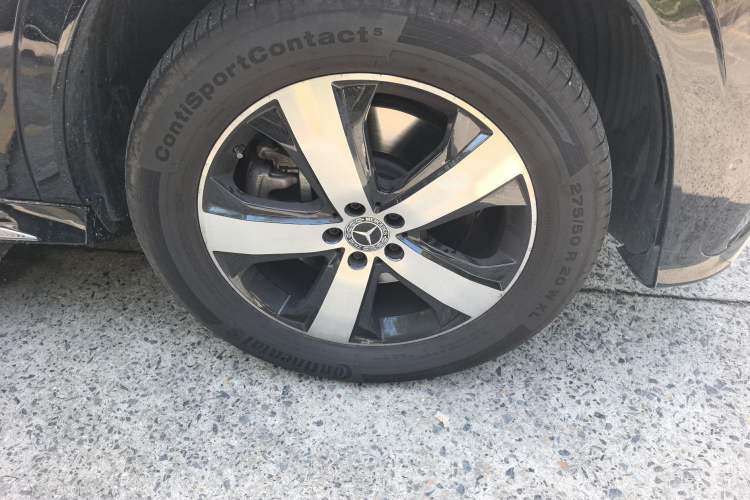Used Mercedes-Benz GLS 2024 GLS 400 4MATIC Right Front Wheel Hub