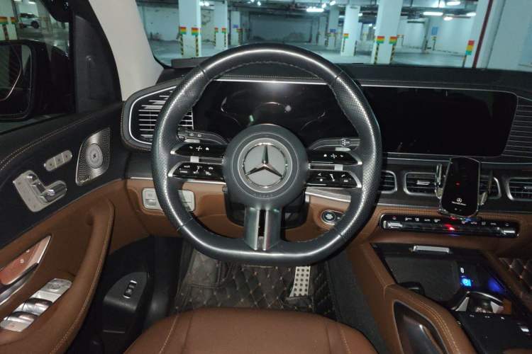 Used Mercedes-Benz GLS 2024 GLS 450 4MATIC Stylish Model Steering Wheel