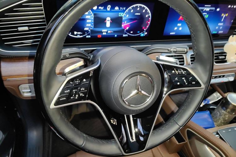 Used Mercedes-Benz GLS 2024 GLS 450 4MATIC Luxury Model Steering Wheel