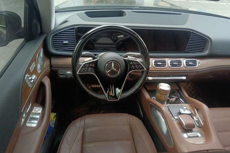 Used Mercedes-Benz GLS 2024 GLS 450 4MATIC Luxury Model Steering Wheel