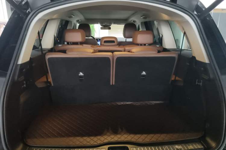 Used Mercedes-Benz GLS 2024 GLS 400 4MATIC Trunk