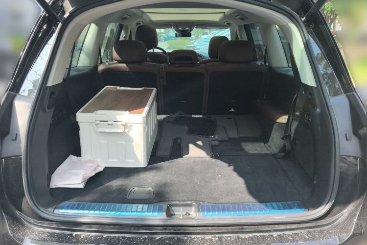 Used Mercedes-Benz GLS 2024 GLS 400 4MATIC Trunk