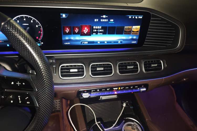 Used Mercedes-Benz GLS 2024 GLS 450 4MATIC Stylish Model Audio And AC Panel