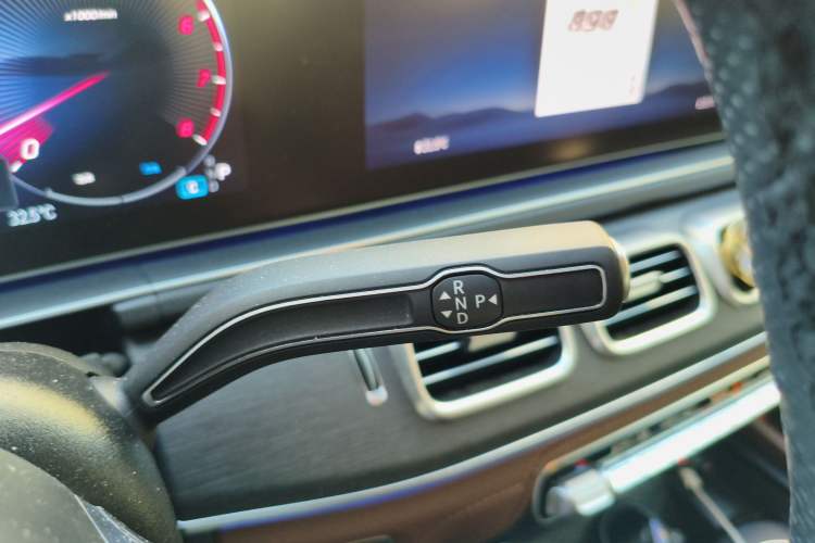 Used Mercedes-Benz GLS 2024 GLS 450 4MATIC Stylish Model Gear Lever