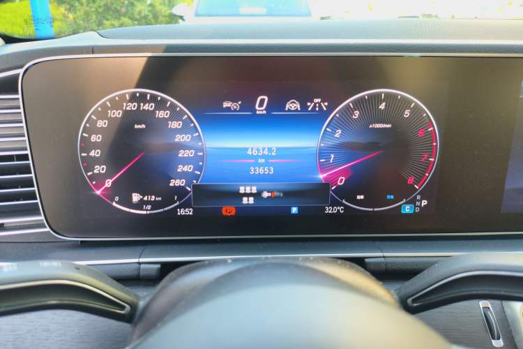 Used Mercedes-Benz GLS 2024 GLS 450 4MATIC Stylish Model Instrument Cluster