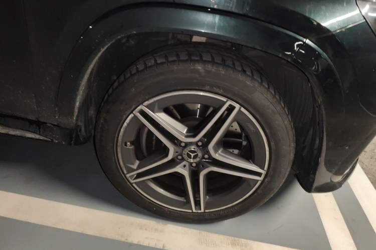 Used Mercedes-Benz GLS 2024 GLS 450 4MATIC Stylish Model Right Front Wheel Hub