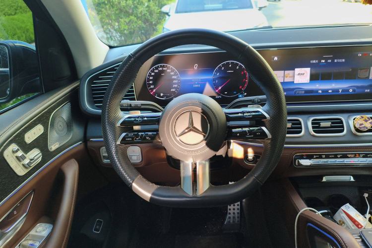 Used Mercedes-Benz GLS 2024 GLS 450 4MATIC Stylish Model Steering Wheel