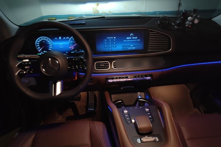 Used Mercedes-Benz GLS 2024 GLS 450 4MATIC Stylish Model Center Console