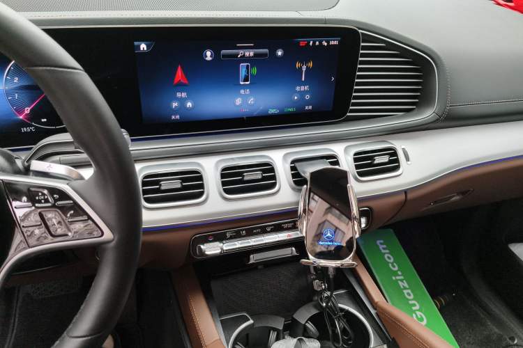 Used Mercedes-Benz GLS 2025 GLS 450 4MATIC Dynamic Edition Audio And AC Panel