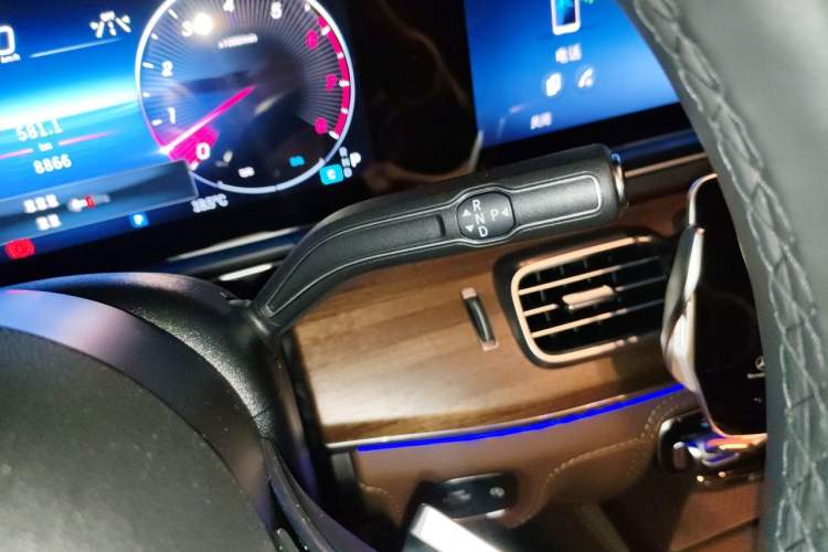 Used Mercedes-Benz GLS 2025 GLS 450 4MATIC Luxury Model Gear Lever