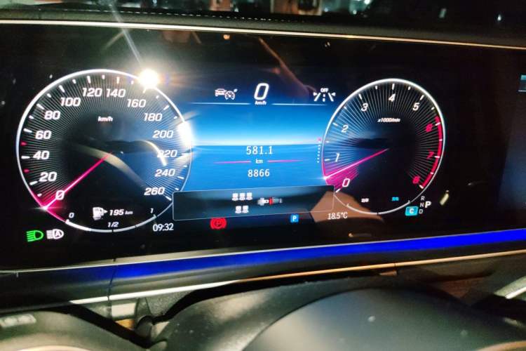 Used Mercedes-Benz GLS 2025 GLS 450 4MATIC Luxury Model Instrument Cluster