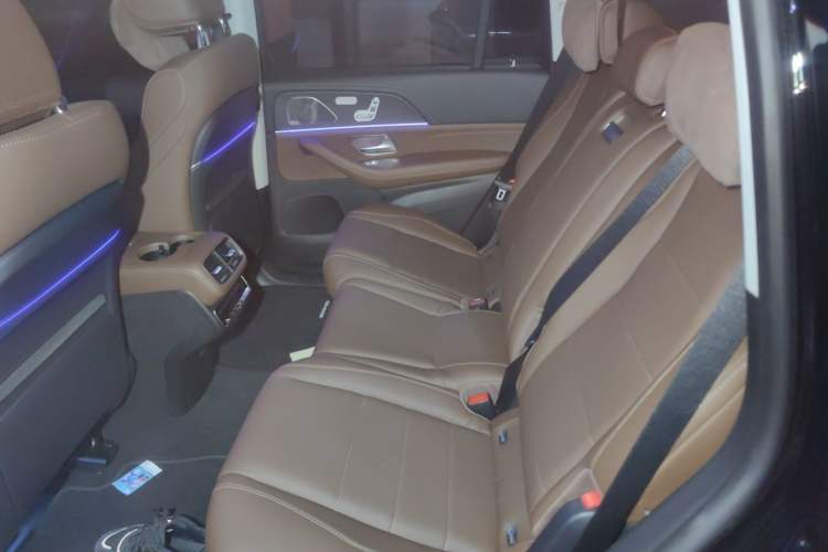 Used Mercedes-Benz GLS 2025 GLS 450 4MATIC Fashion Model Left Rear Seat