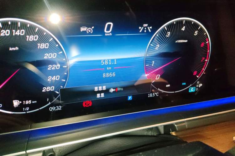 Used Mercedes-Benz GLS 2025 GLS 450 4MATIC Luxury Model Odometer Close Up