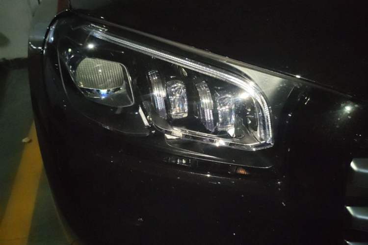 Used Mercedes-Benz GLS 2025 GLS 450 4MATIC Luxury Model Right Front Headlight