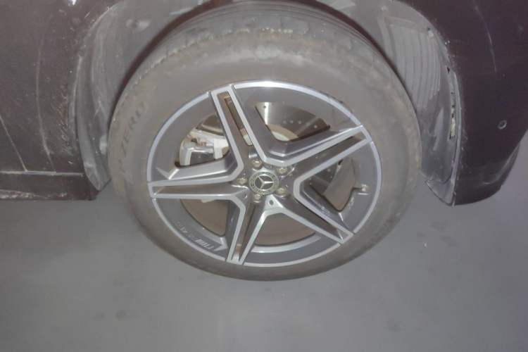 Used Mercedes-Benz GLS 2025 GLS 450 4MATIC Fashion Model Right Front Wheel Hub