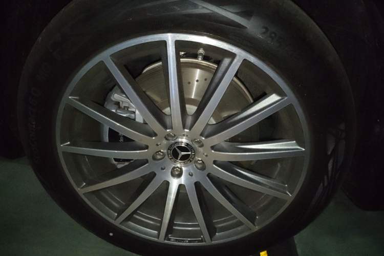 Used Mercedes-Benz GLS 2025 GLS 450 4MATIC Luxury Model Right Front Wheel Hub