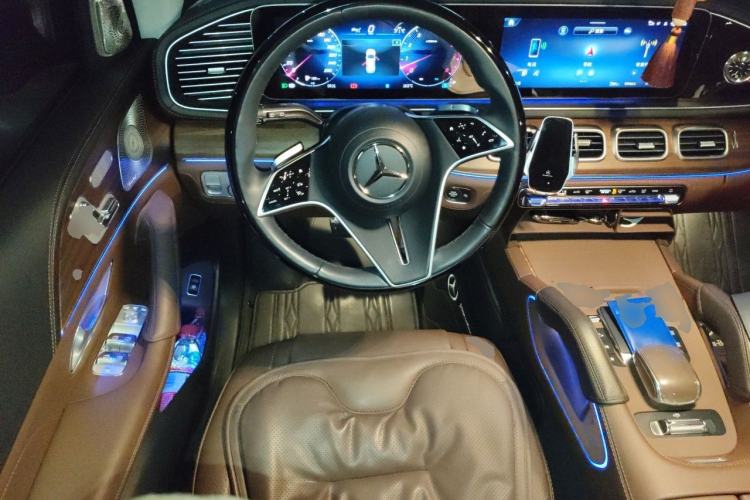 Used Mercedes-Benz GLS 2025 GLS 450 4MATIC Luxury Model Steering Wheel