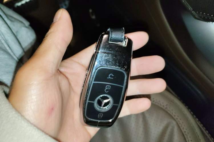 Used Mercedes-Benz GLS 2025 GLS 450 4MATIC Luxury Model Vehicle Key