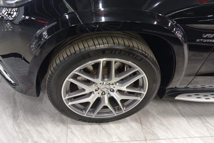Used Mercedes-Benz GLS AMG 2017 AMG GLS 63 4MATIC Left Front Wheel Hub