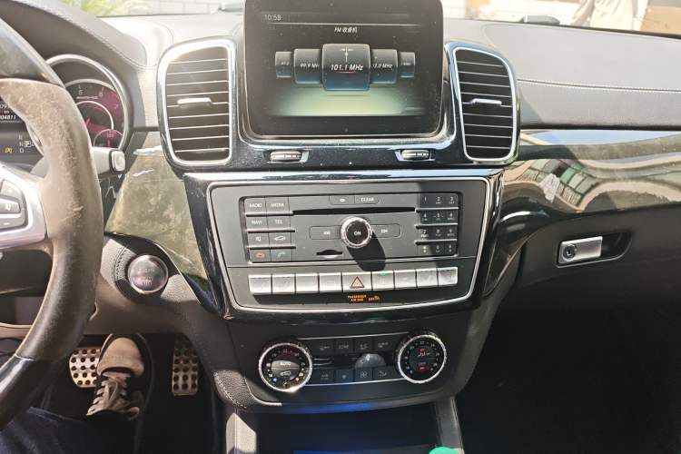 Used Mercedes-Benz GLS AMG 2016 AMG GLS 63 4MATIC Audio And AC Panel