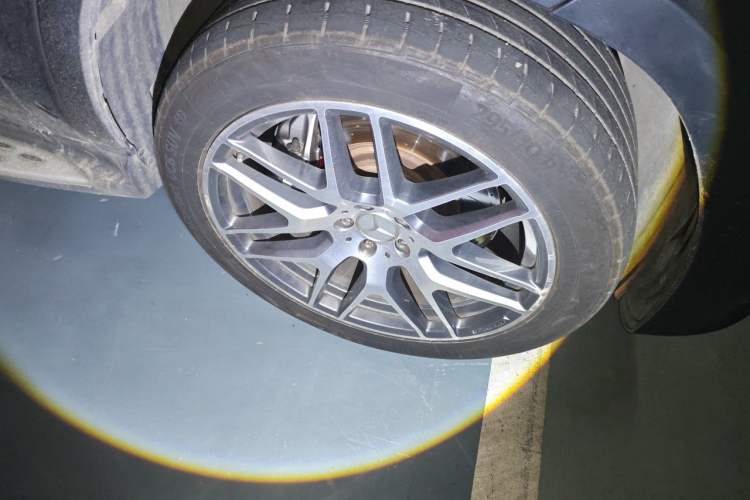 Used Mercedes-Benz GLS AMG 2017 AMG GLS 63 4MATIC Right Front Wheel Hub