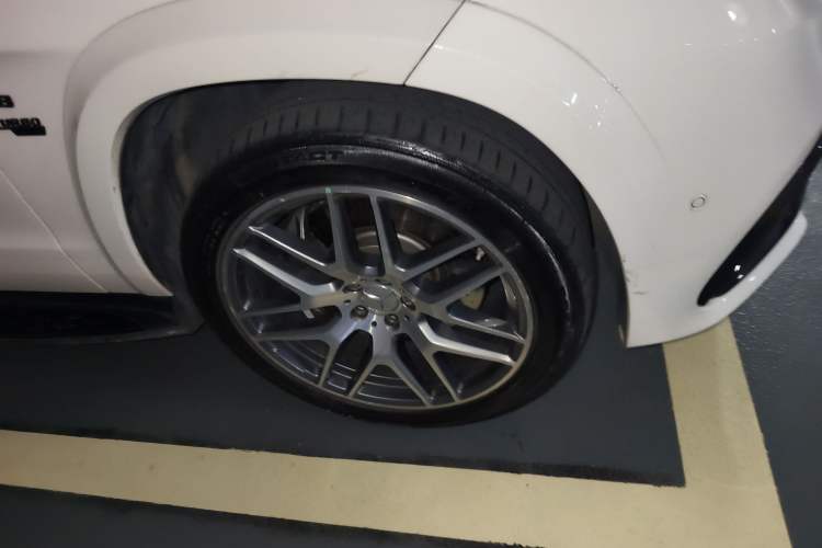 Used Mercedes-Benz GLS AMG 2017 AMG GLS 63 4MATIC Right Front Wheel Hub