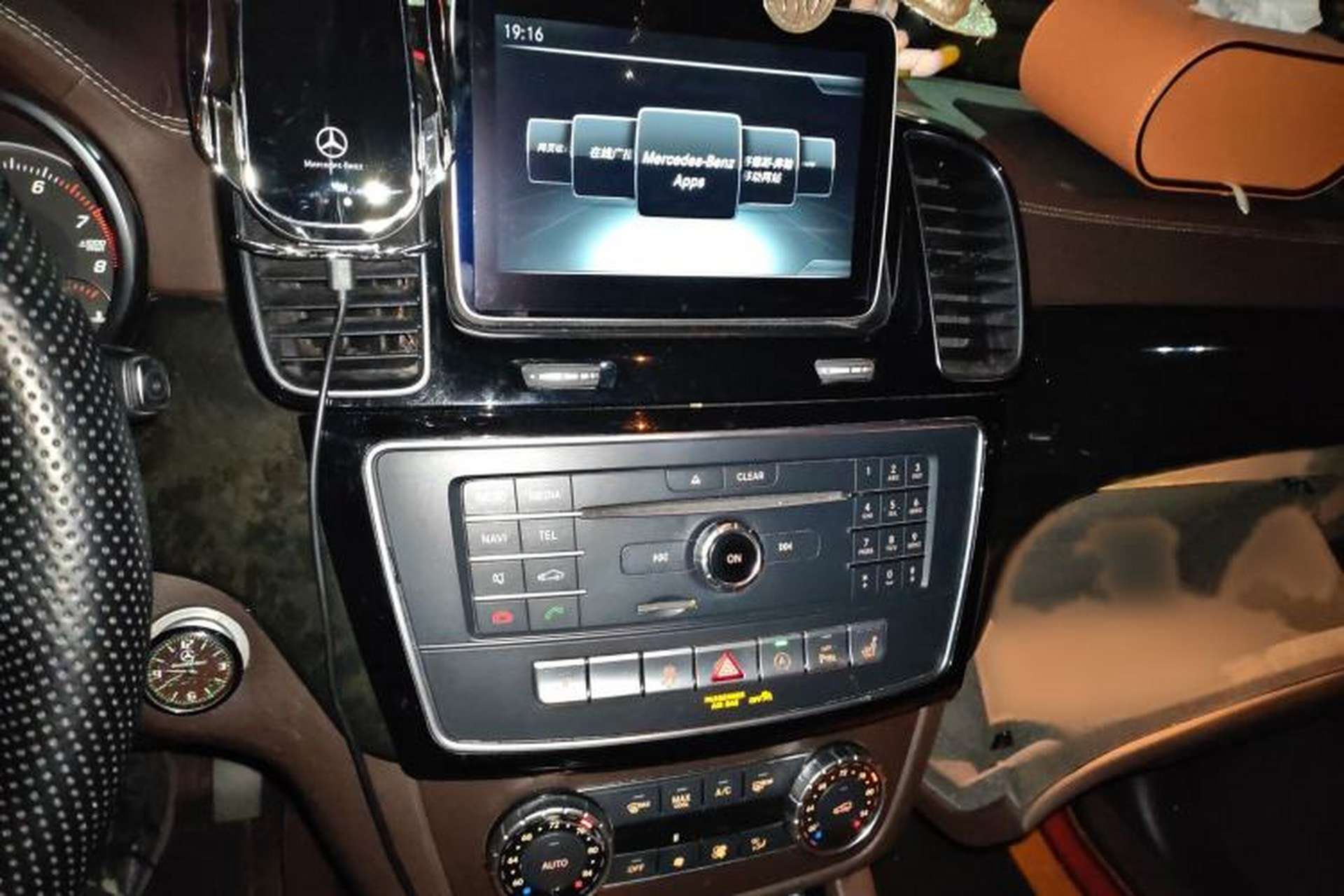Used Mercedes-Benz GLS-Class  Audio And AC Panel