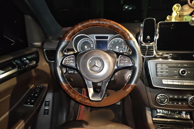 Used Mercedes-Benz GLS-Class  Interior 2