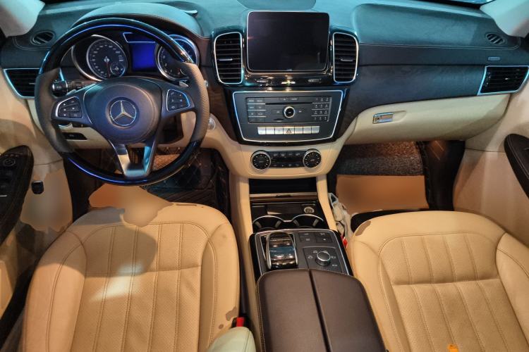 Used Mercedes-Benz GLS-Class  Center Console