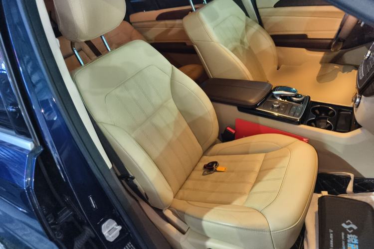 Used Mercedes-Benz GLS-Class  Right Front Seat