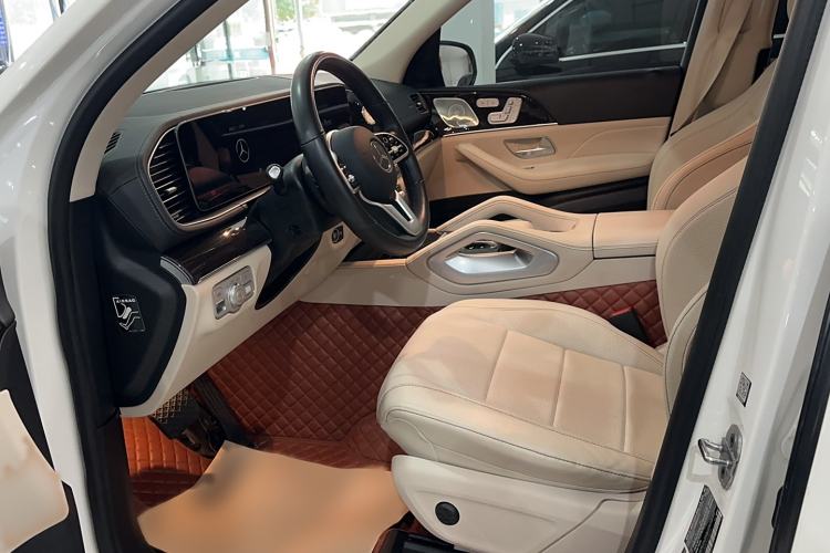Used Mercedes-Benz GLS-Class  Interior 2