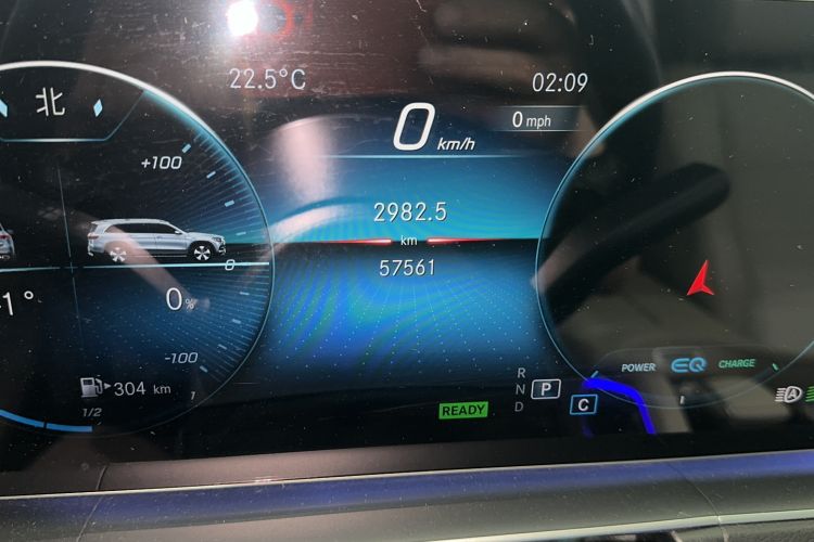 Used Mercedes-Benz GLS-Class  Odometer Close Up