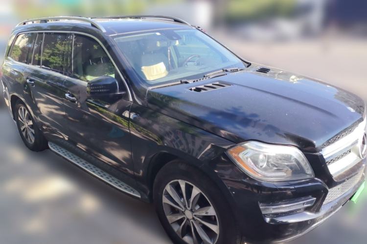 Used Mercedes-Benz GLS-Class  Front Right 45 Deg