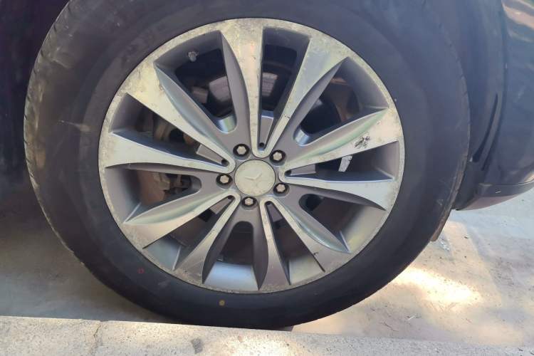 Used Mercedes-Benz GLS-Class  Right Front Wheel Hub