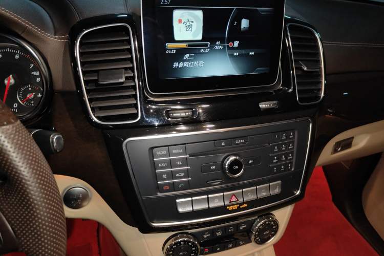 Used Mercedes-Benz GLS-Class 2016 GLS 450 Middle East version Audio And AC Panel