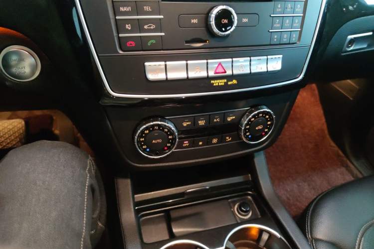 Used Mercedes-Benz GLS-Class 2016 GLS 450 U.S. specification Audio And AC Panel