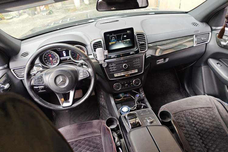Used Mercedes-Benz GLS-Class 2016 GLS 450 Low-Power Version Middle East Specification Center Console