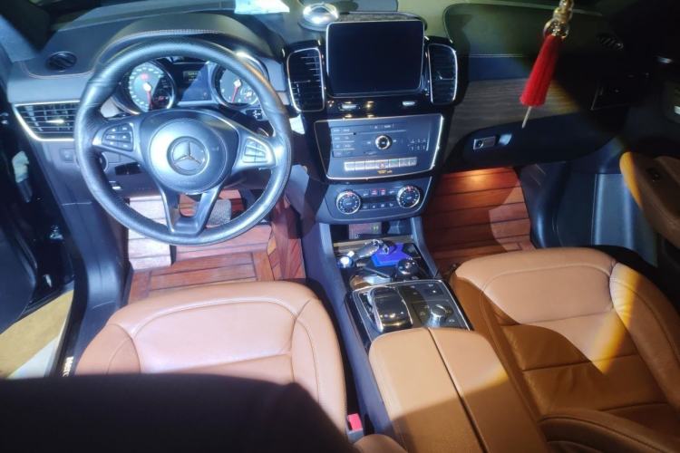 Used Mercedes-Benz GLS-Class 2016 GLS 450 U.S. specification Center Console