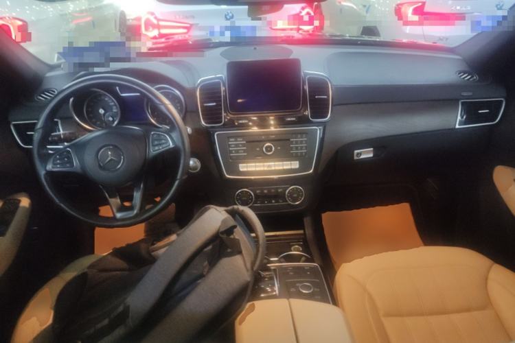 Used Mercedes-Benz GLS-Class 2016 GLS 450 Low-Power Version U.S. Specification Center Console