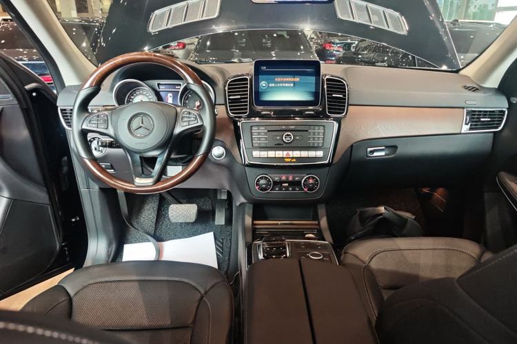 Used Mercedes-Benz GLS-Class 2016 4.7T GLS500 4MATIC Center Console