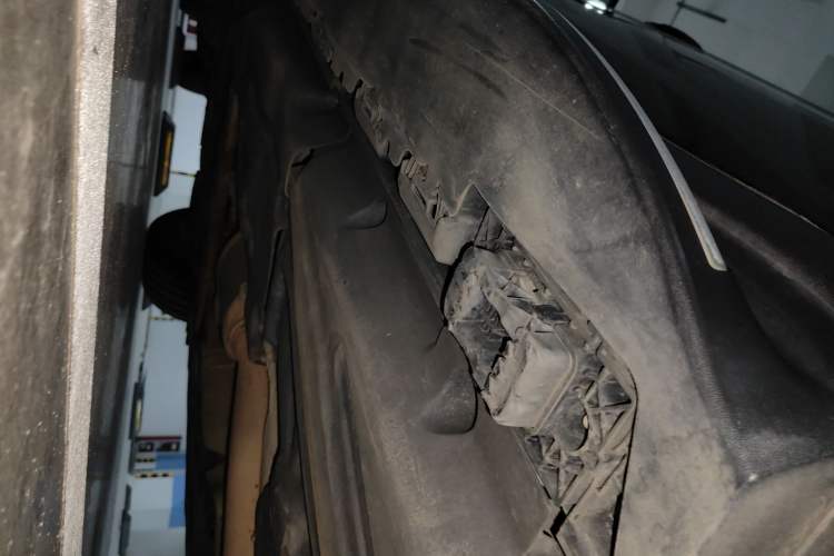 Used Mercedes-Benz GLS-Class 2016 GLS 450 Middle East version Chassis Rear Left