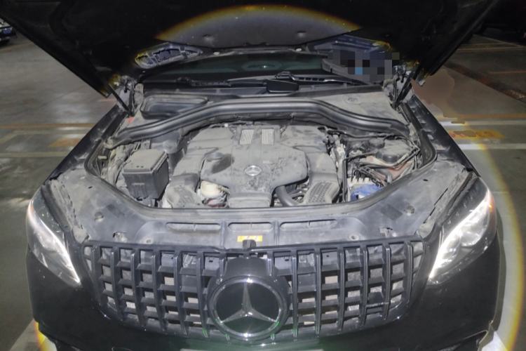 Used Mercedes-Benz GLS-Class 2016 GLS 450 Middle East version Engine Bay