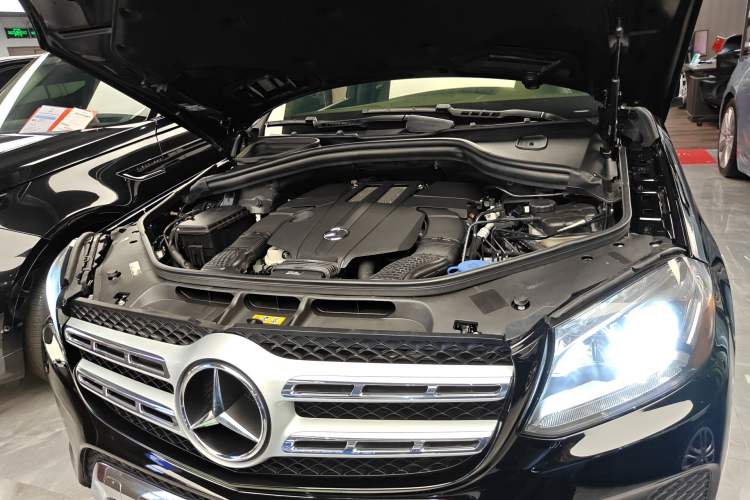 Used Mercedes-Benz GLS-Class  Engine Bay
